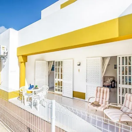 Gale Sleeps 6 Pool Air Con Wifi Patroves